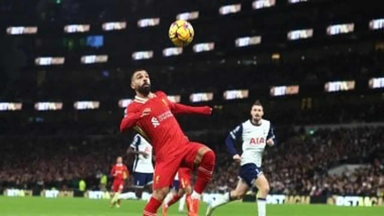 محمد صلاح يطارد هوايته المفضلة في قمة ليفربول وتوتنهام المرتقبة الليلة